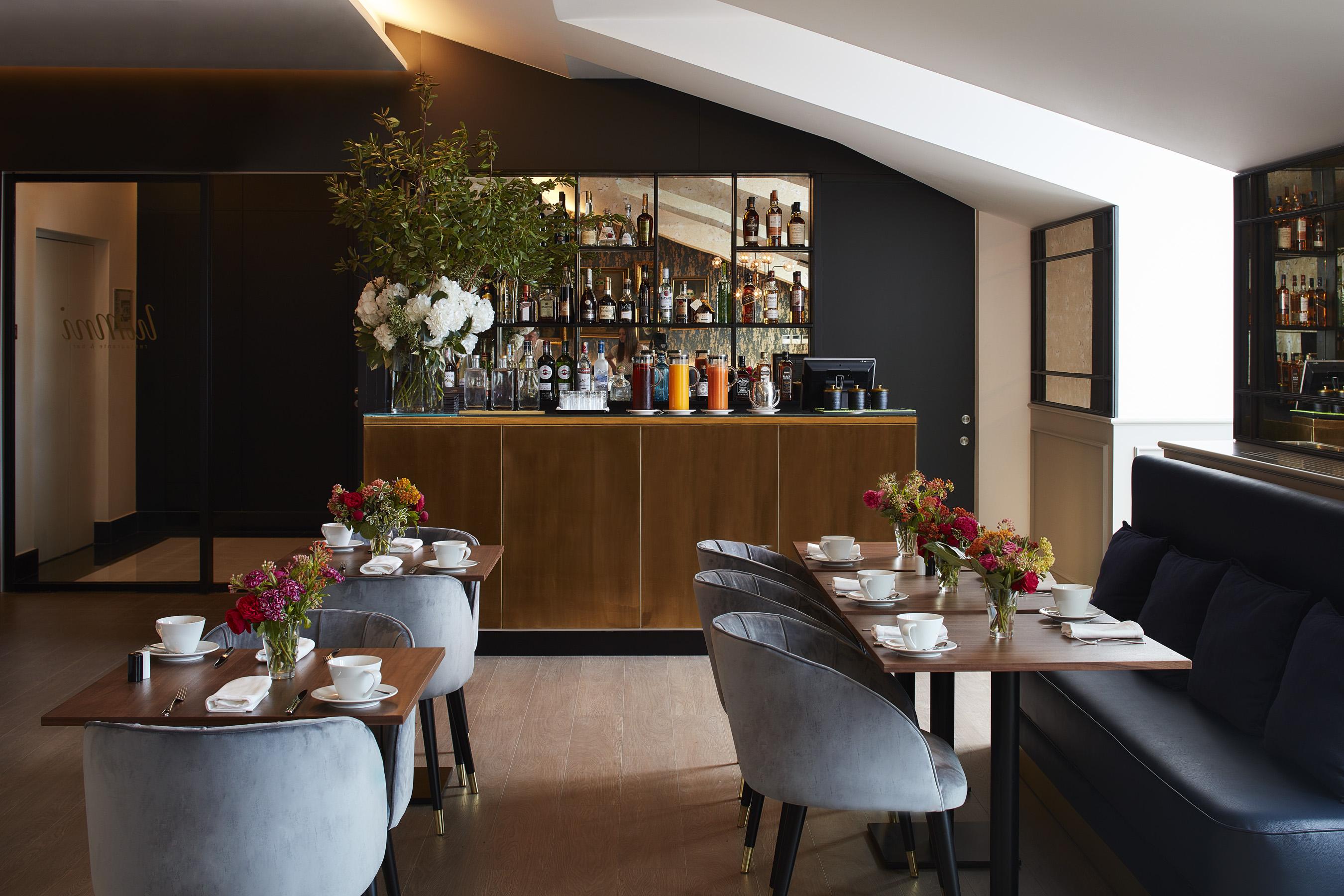 The Lumiares Hotel & Spa - Small Luxury Hotels Of The World Lisboa Kültér fotó The bar at the restaurant