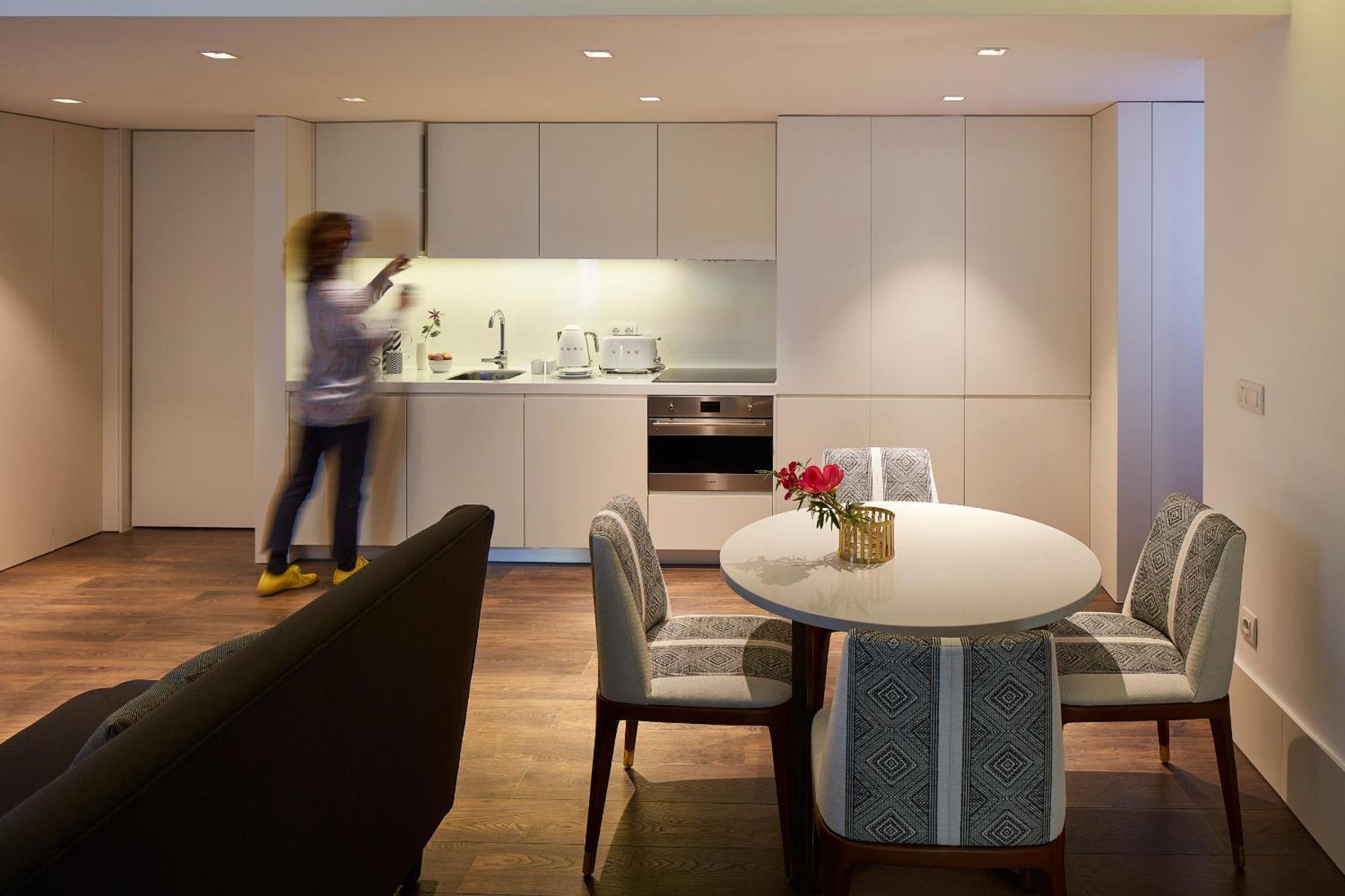 The Lumiares Hotel & Spa - Small Luxury Hotels Of The World Lisboa Kültér fotó The kitchen and dining area of a two-bedroom apartment